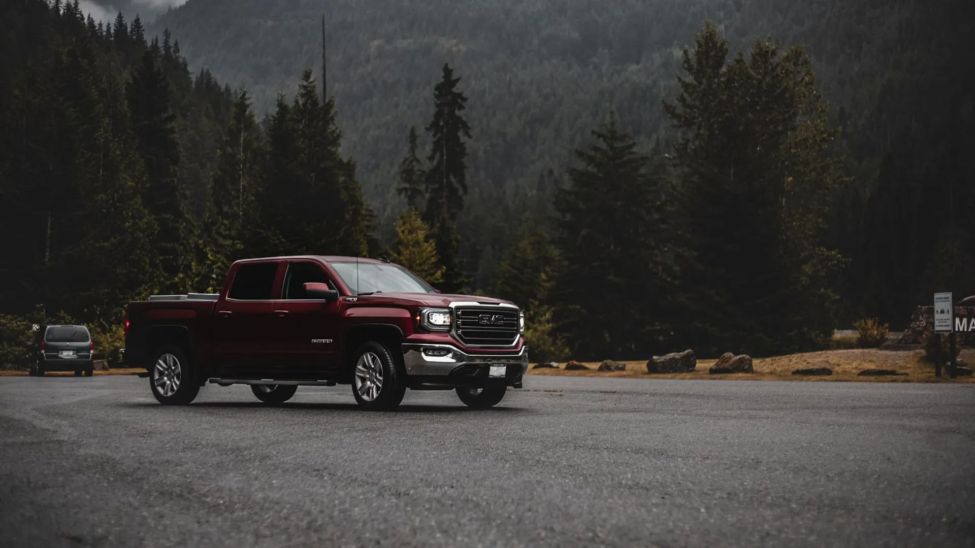 Heavy-duty pickup truck